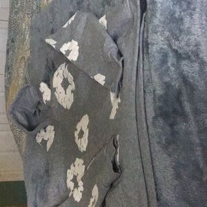 Hoodie Sweatshirt with puff flowers